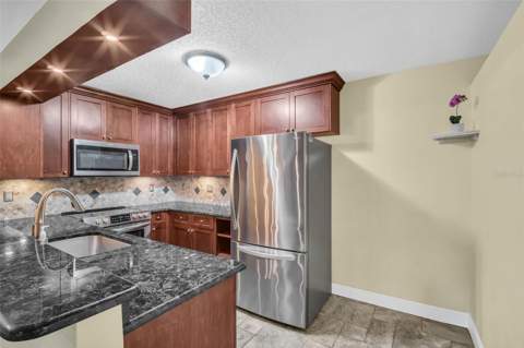 1400 Pine Glen Lane #D2, Tarpon Springs FL - photo 9 of 38