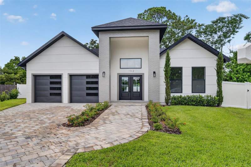 4 bedroom Single Family Residence at 102 Bell Place, Eastgate Sub, Winter Park — photo 2