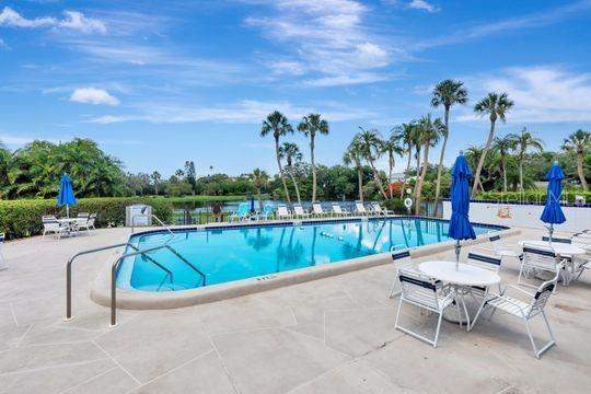 2 bedroom Condominium at 220 Belleview Boulevard #203, Belleview Biltmore Villas Bayshore II, Belleair — photo 2