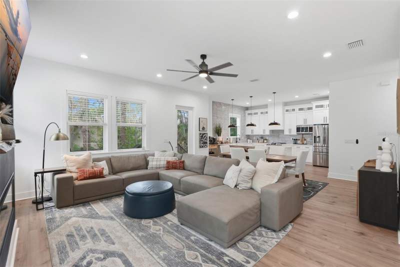 5 bedroom Single Family Residence at 1727 Maryland Avenue, Shoreacres Center, St Petersburg — photo 5