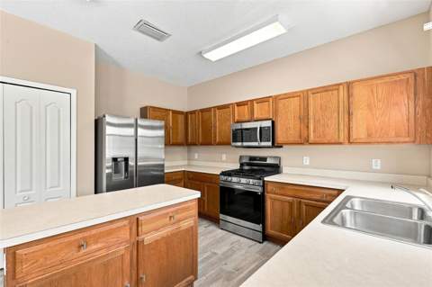 10526 Beneva Drive, Tampa FL - photo 9 of 43