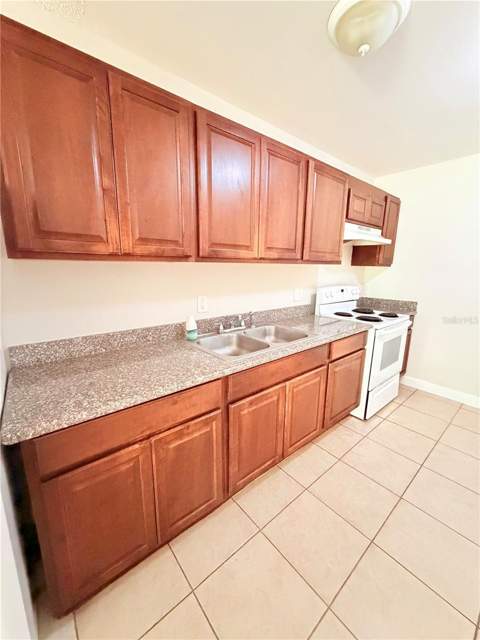 336 Montgomery Court, Kissimmee FL - photo 6 of 28