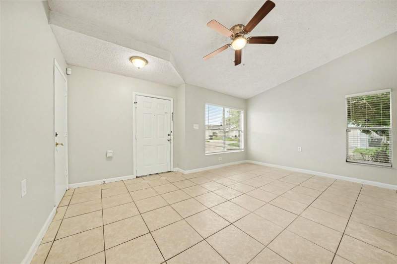 2 bedroom Single Family Residence at 1034 Clovercrest Road, Clovercrest Village, Orlando — photo 2