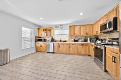 4647 Caverns Drive, Kissimmee FL - photo 11 of 26
