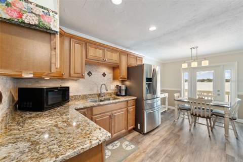 5257 Beach Drive #D, St Petersburg FL - photo 9 of 42