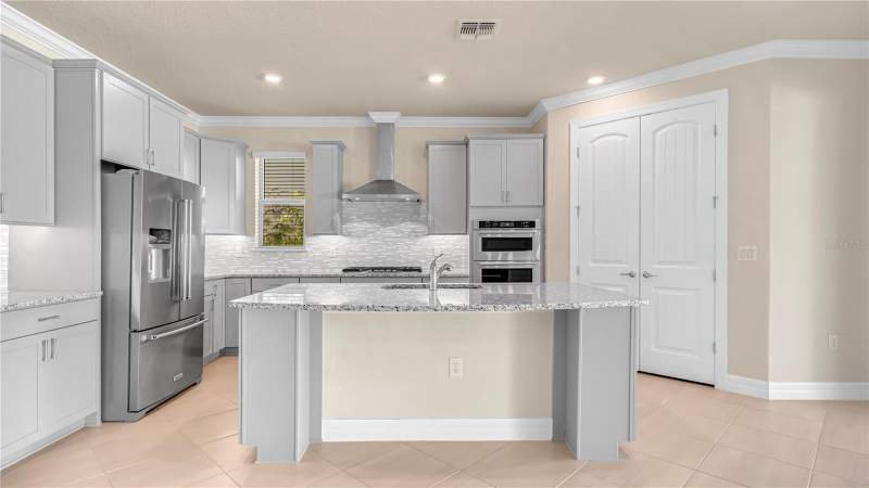 6 bedroom Single Family Residence at 9212 Hanging Vine Court, Phillips Grove Tr J, Orlando — photo 5