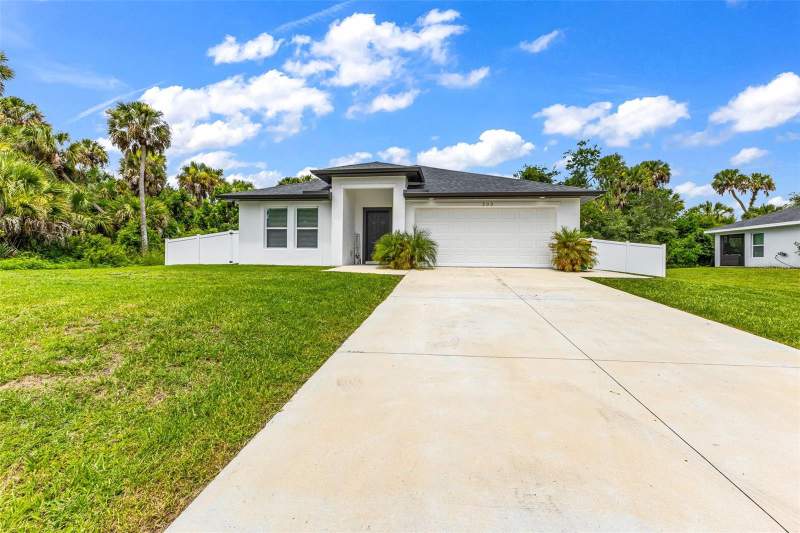 3 bedroom Single Family Residence at 203 Cayuga Street, Port Charlotte Sec 030, Port Charlotte — photo 3