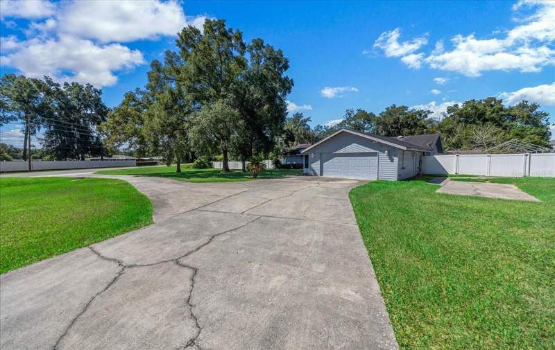 5 bedroom Single Family Residence at 11470 SE 73rd Court, Pine Wood Estate, Belleview — photo 3