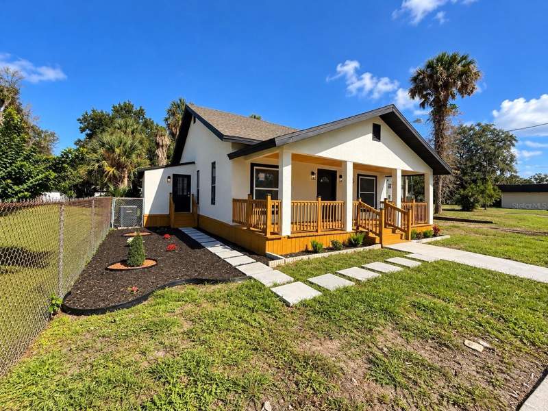 3 bedroom Single Family Residence at 1216 Historic Goldsboro Boulevard, South Sanford, Sanford — photo 2