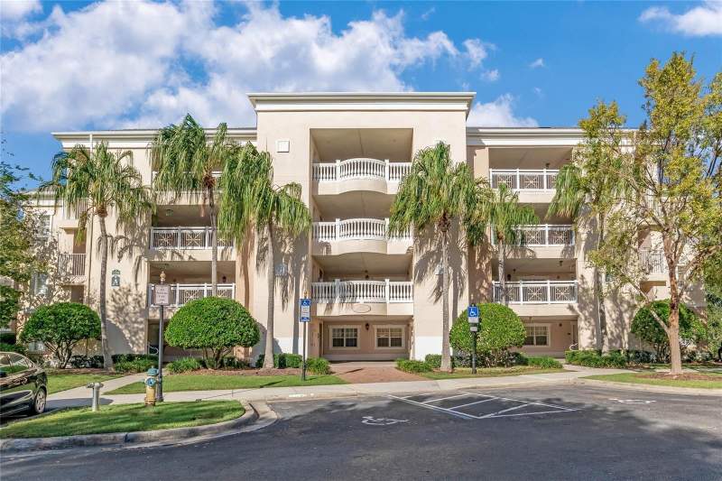 Centre Court Ridge CondoCondos for Sale in Reunion, FL