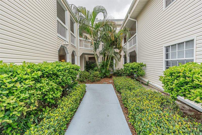 2 bedroom Condominium at 6907 Stones Throw Circle #2203, Stones Throw Condo, St Petersburg — photo 2