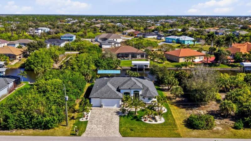 3 bedroom Single Family Residence at 9326 Panama Circle, Port Charlotte Sec 071, Port Charlotte — photo 2