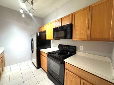 8660 Buccilli Drive #305, Orlando FL - photo 7 of 12