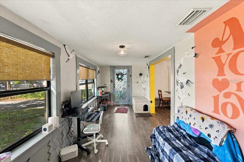 4 bedroom Single Family Residence at 7017 N Willow Avenue, Pinehurst Park, Tampa — photo 5