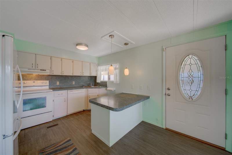 2 bedroom Manufactured Home at 12501 Ulmerton Road #128, Glenwood Estates Inc Conco, Largo — photo 4
