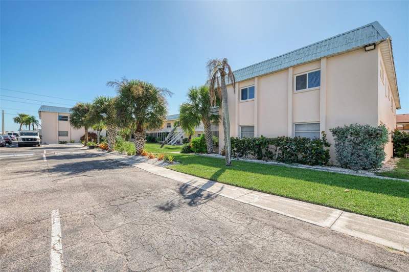 2 bedroom Condominium at 460 Base Avenue #124, Sentinel, Venice — photo 2