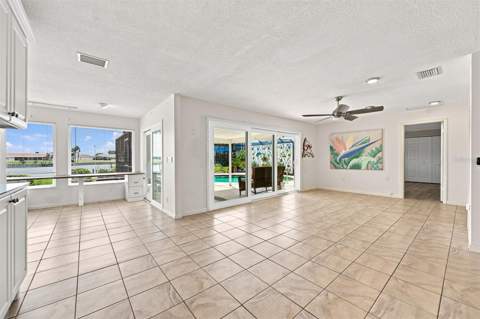 1811 Milford Circle, Sun City Center FL - photo 8 of 65
