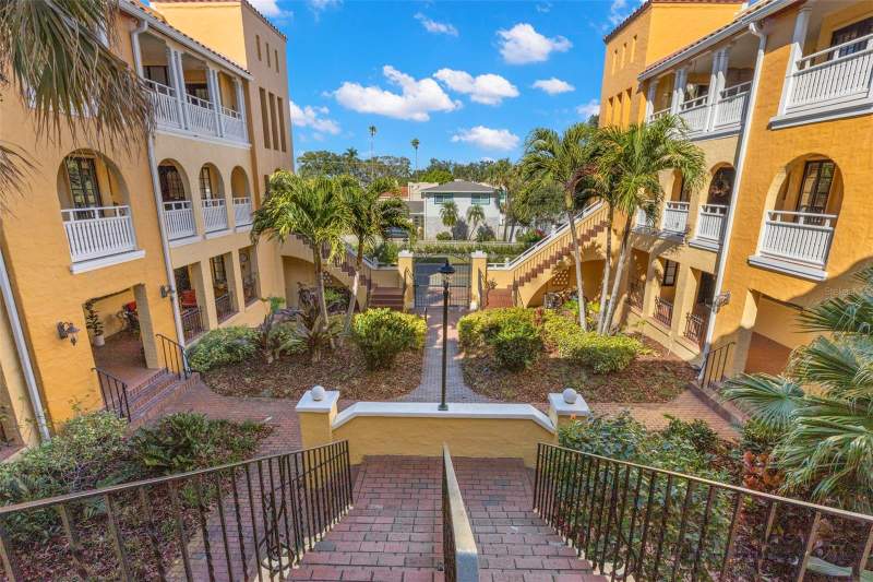 2 bedroom Condominium at 210 22nd Avenue #15, Hegrado Condo, St Petersburg — photo 3