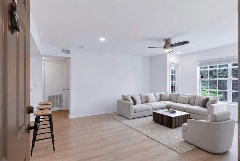 1 bedroom Condominium at 10200 Gandy Boulevard #1205, Vantage Point Condo, St Petersburg — photo 3