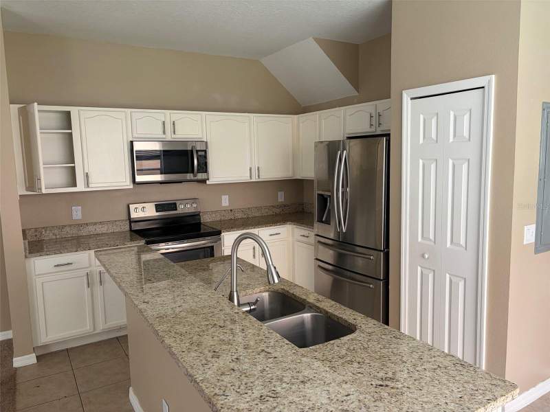 3 bedroom Townhouse at 1407 Retreat Circle, Retreat At Silver Creek Sub, Clermont — photo 4