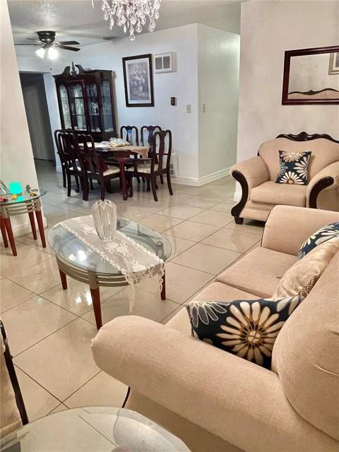 3979 SW Queen Anne Drive, Orlando FL - photo 7 of 10