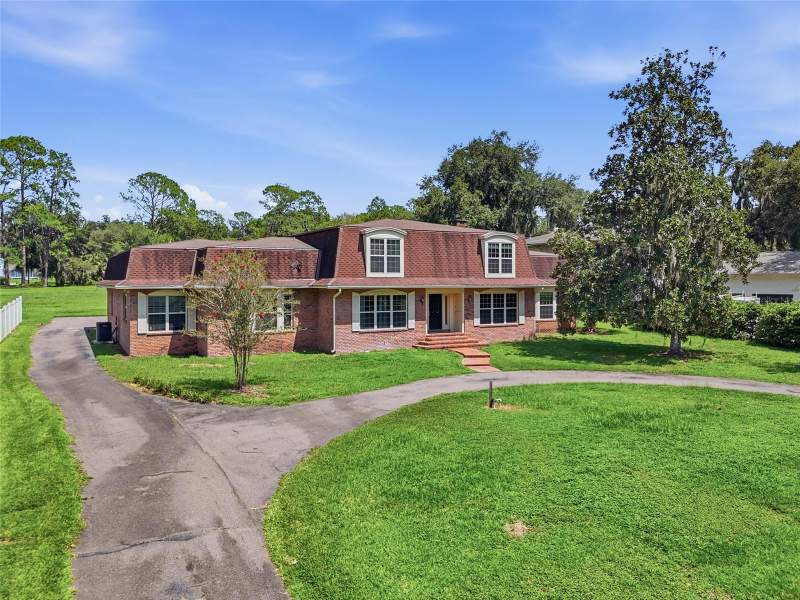 6 bedroom Single Family Residence at 6319 SW 37th Way, Country Club Manor, Gainesville — photo 3