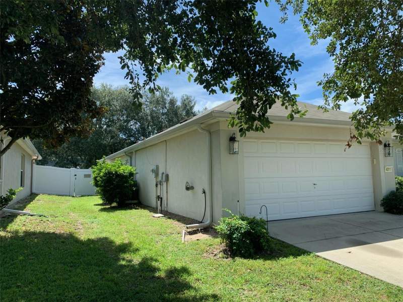 3 bedroom Single Family Residence at 4311 SW 53rd Terrace, Red Hawk, Ocala — photo 2