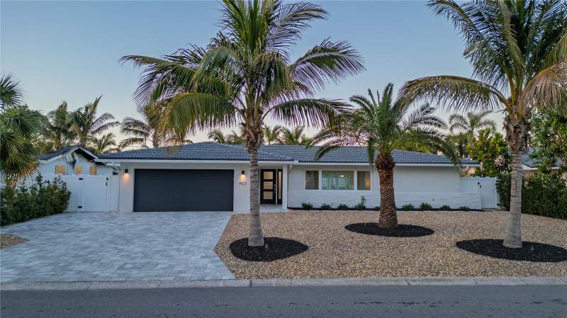2 bedroom Single Family Residence at 4523 Clearwater Harbor Drive, Harbor Hills 3rd Add, Largo — photo 2