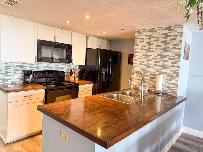 2731 N POINCIANA BOULEVARD #105 home for sale in Villas At Somerset