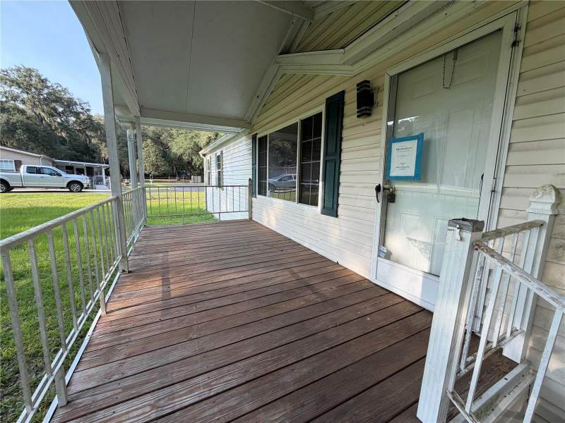 3 bedroom Manufactured Home at 17131 NW 83rd Court, Silver Oaks S/D Phase 1, Fanning Springs — photo 2