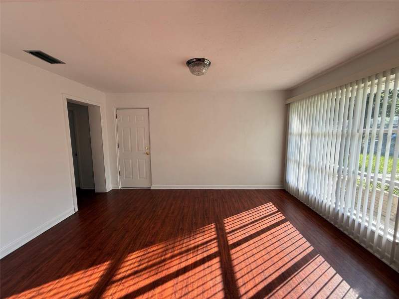 3 bedroom Single Family Residence at 536 NE 12th Court, Sperry Heights, Gainesville — photo 3