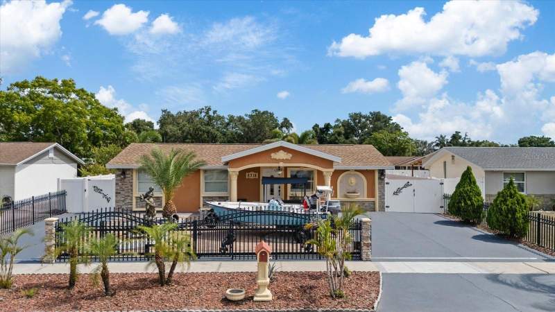 8318 DRYCREEK DRIVE home for sale in Townn Country Park