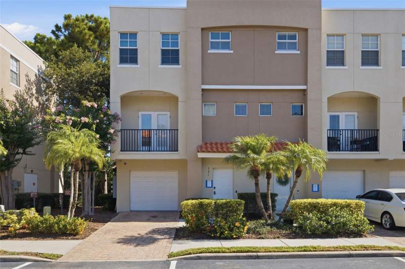 3 bedroom Townhouse at 521 101ST AVENUE, GANDY TWNHMS, ST PETERSBURG — photo 1