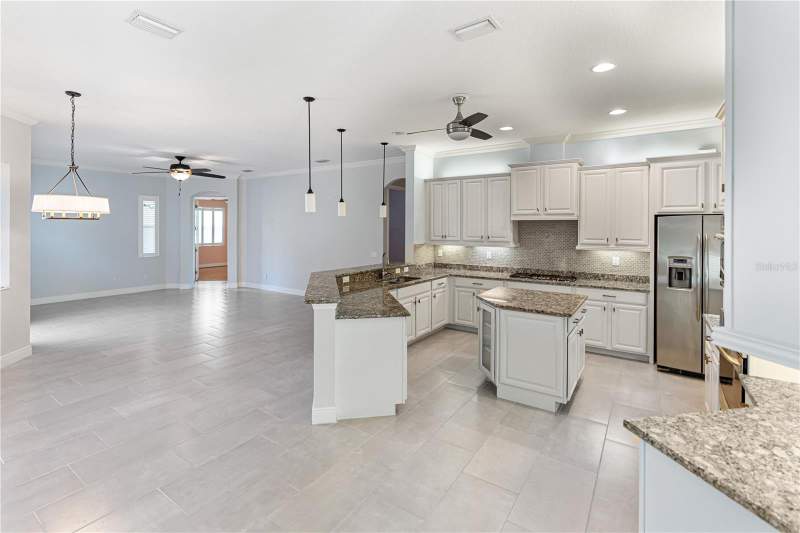 4 bedroom Single Family Residence at 14717 Bowfin Terrace, Greenbrook Village Subphase Ll, Lakewood Ranch — photo 4