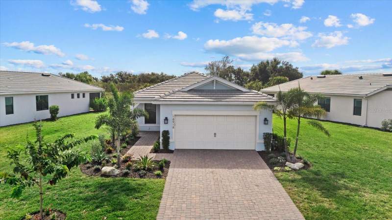 2 bedroom Single Family Residence at 18918 Indian Rock Place, Del Webbcatalina/Lkwood Rho Ph, Lakewood Ranch — photo 4
