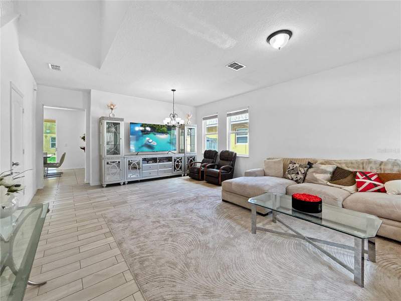 4 bedroom Single Family Residence at 16100 Yelloweyed Drive, Sawgrass Bay Ph 1B, Clermont — photo 2
