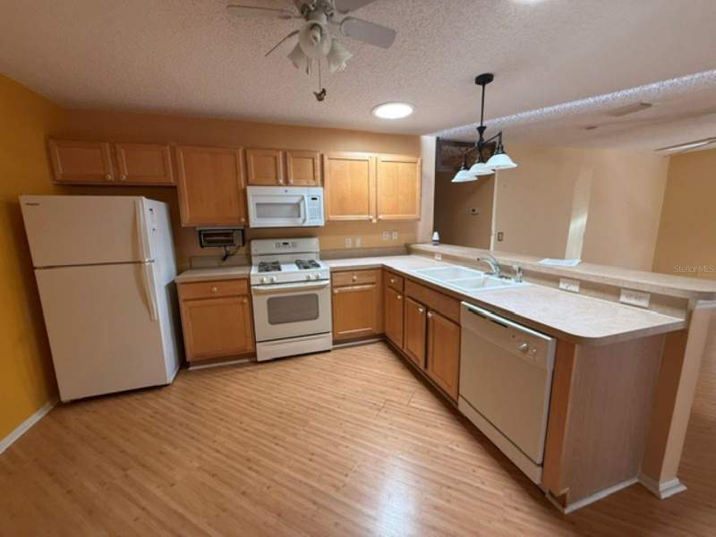 2 bedroom Single Family Residence at 2459 Laurel Bay Lane, Villages Of Sumter Swainwood Villas, The Villages — photo 5