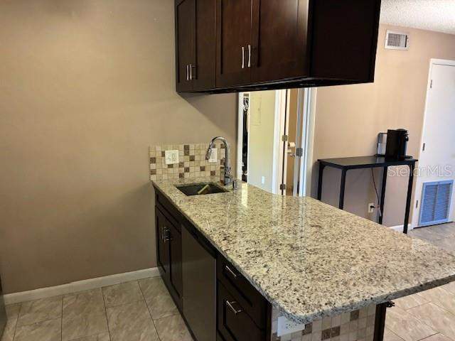 2 bedroom Condominium at 3806 N Oak Drive #V21, Fair Oaks South Two A Condomin, Tampa — photo 4