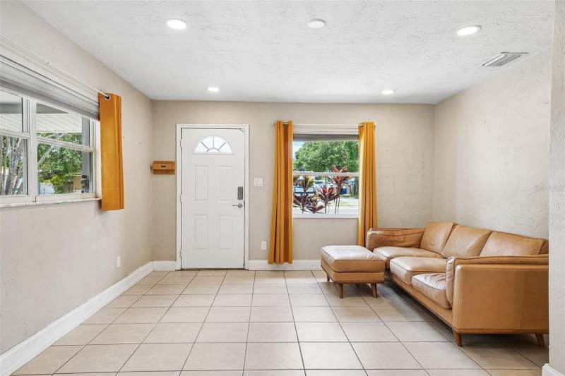 2 bedroom Single Family Residence at 1547 56th Avenue, North Euclid Oasis, St Petersburg — photo 5