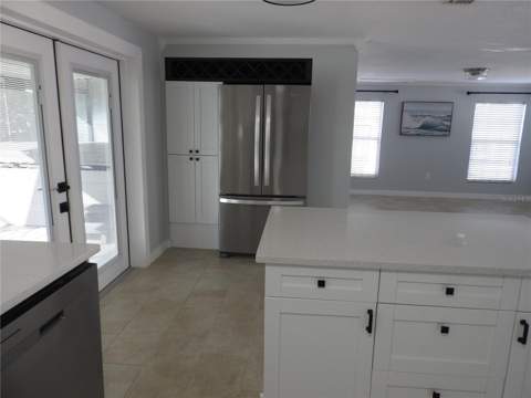 8822 Rocky Creek Drive, Tampa FL - photo 10 of 36