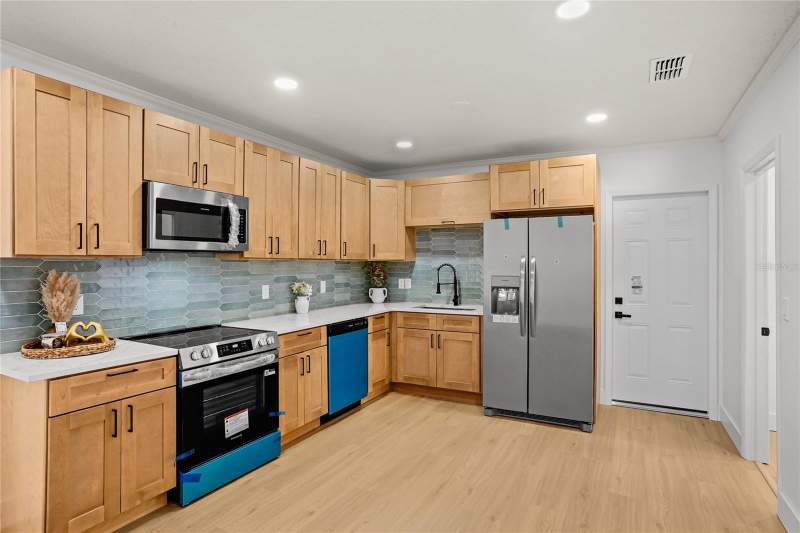 3 bedroom Single Family Residence at 5176 Wellington Road, Spring Hill, Spring Hill — photo 4