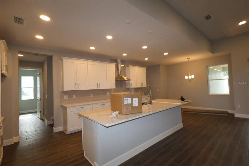 5 bedroom Single Family Residence at 3555 Wolves Creek Place, Willow Run, Apopka — photo 2