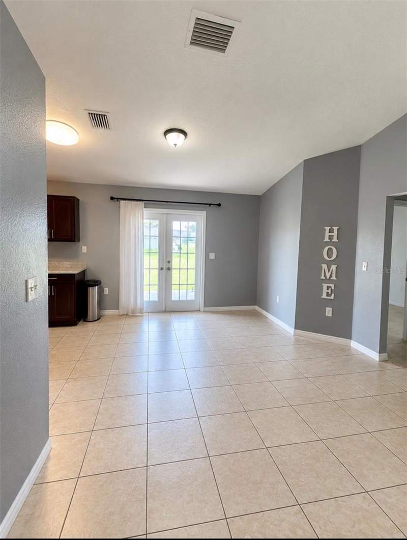 3 bedroom Single Family Residence at 61 Walnut Drive, Silver Spgs Shores Un 24, Ocala — photo 4