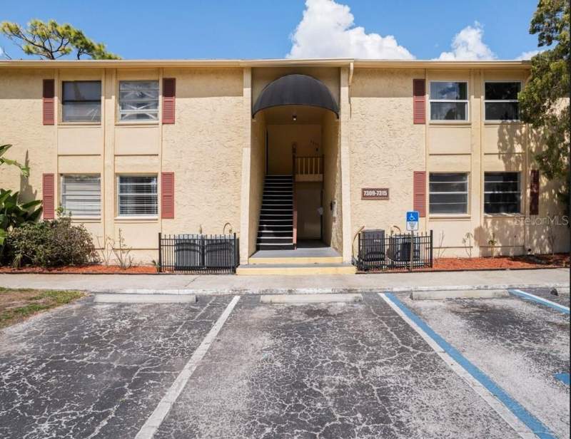 Greens of Town'n CountryCondos for Sale in Tampa, FL