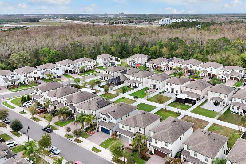 4 bedroom Single Family Residence at 9872 Aurea Moss Lane, Moss Park Preserve Ph 2, Orlando — photo 3