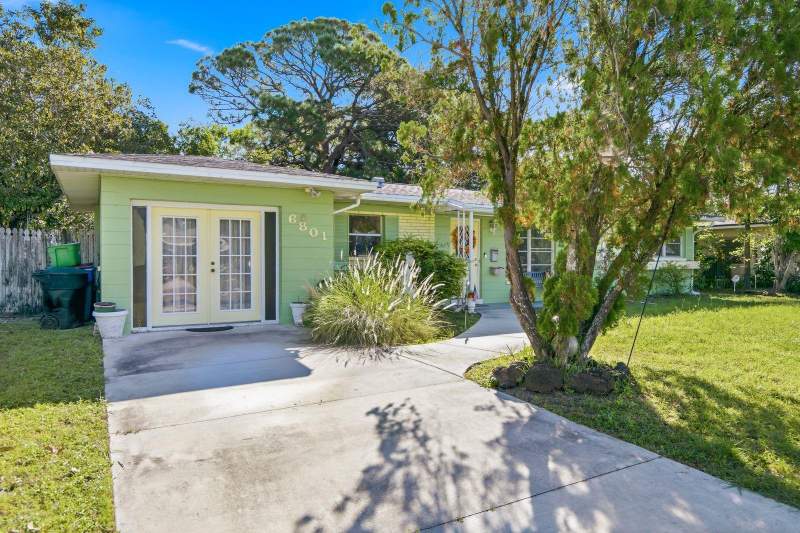 2 bedroom Single Family Residence at 6801 17th Lane, Meadow Lawn 10th Add, St Petersburg — photo 3