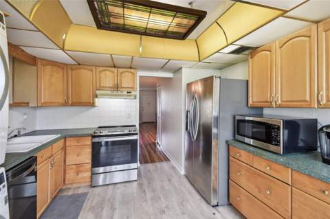 5095 Bay Street #103, St Petersburg FL - photo 9 of 27