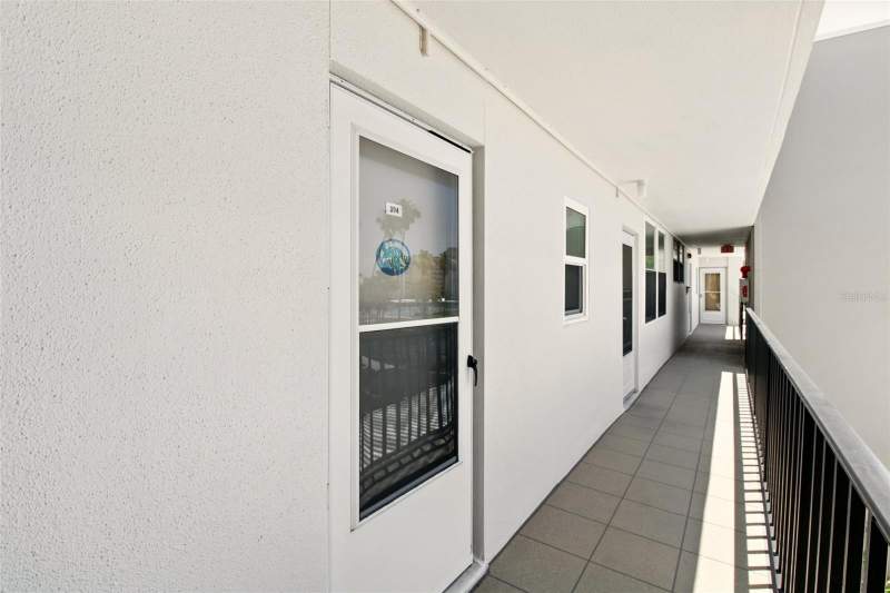 1 bedroom Condominium at 7625 Sun Island Drive #304, Bay Island Group 7, South Pasadena — photo 4