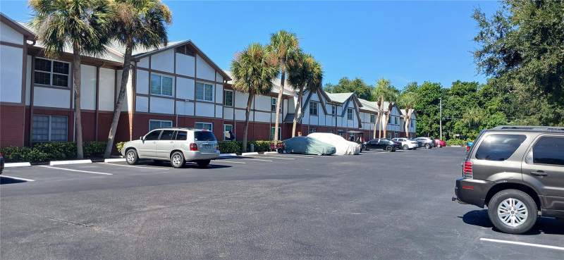 1 bedroom Condominium at 650 PINELLAS POINT DRIVE #110, VELVET CLOAKE CONDO, ST PETERSBURG — photo 4