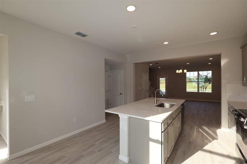 3 bedroom Townhouse at 1341 Hyde Street, Center Lake On The Park, St Cloud — photo 3